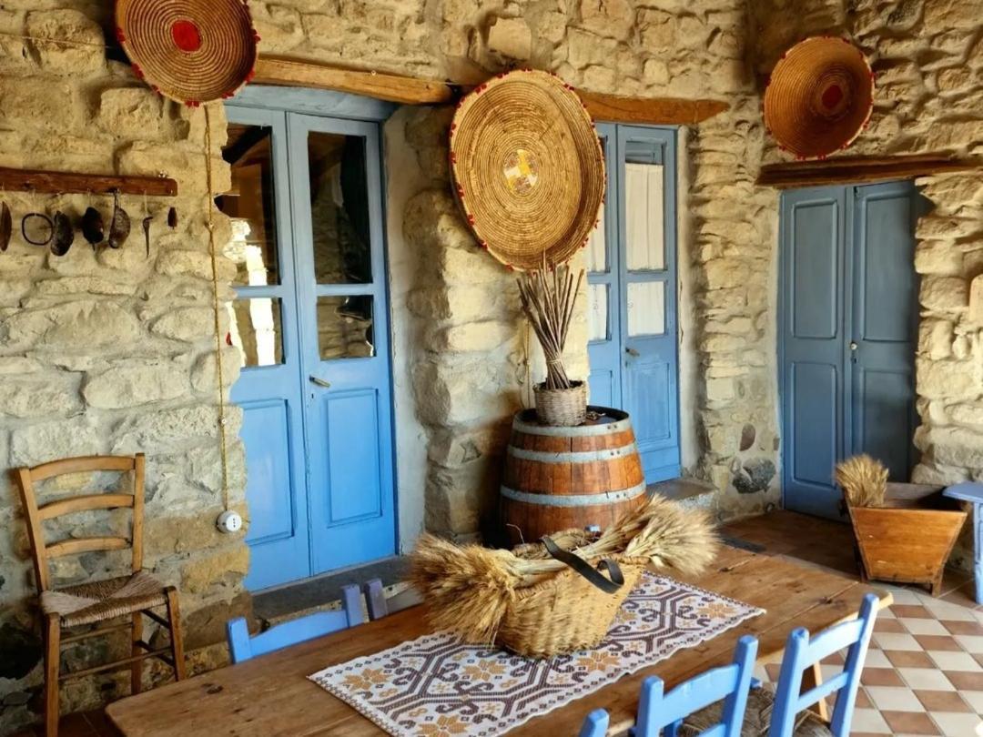 Sa Domu De Ziu Antoneddu Hotel Tuili Bagian luar foto