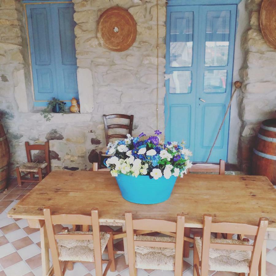 Sa Domu De Ziu Antoneddu Hotel Tuili Bagian luar foto